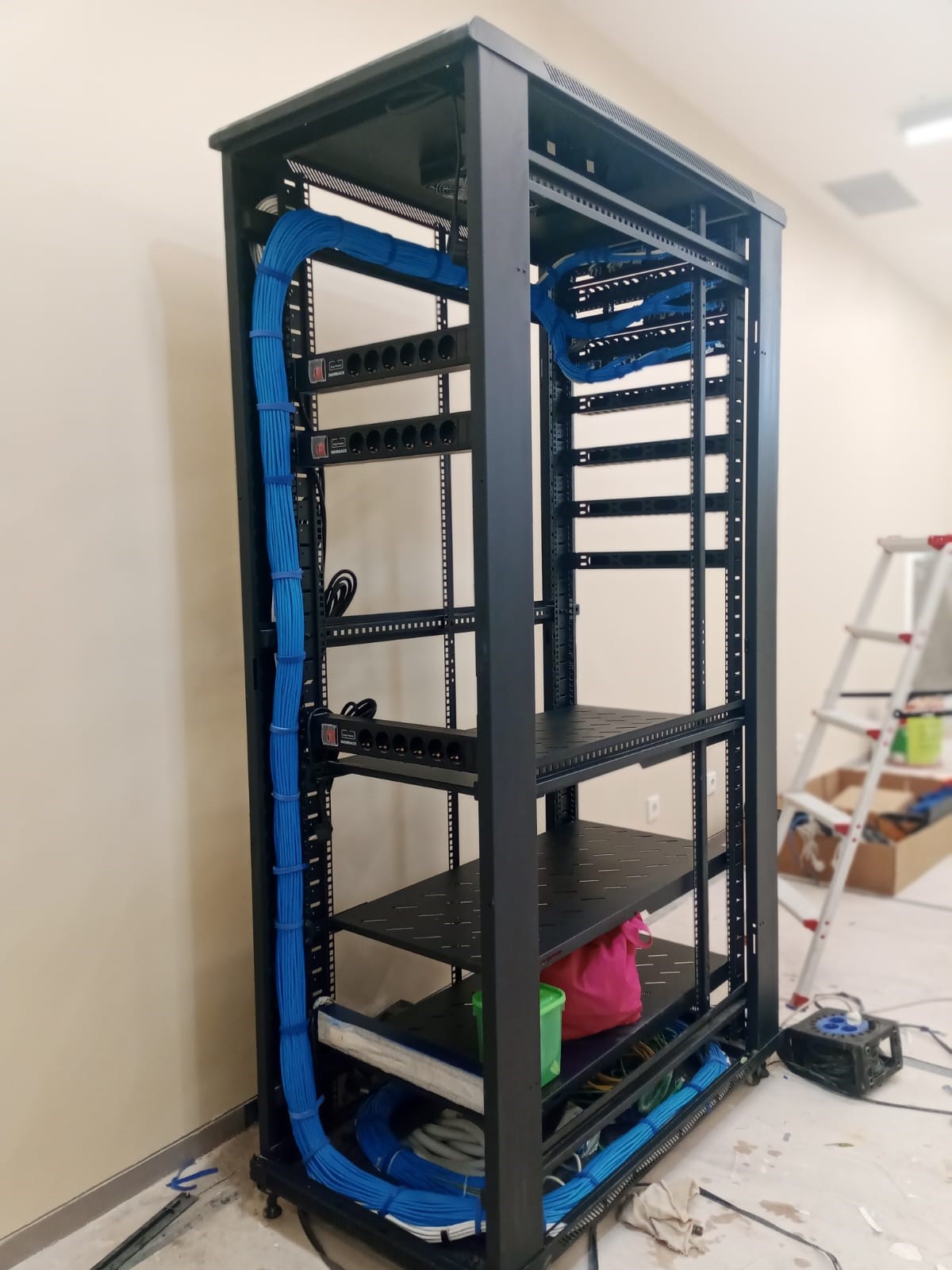 Instalasi Server Uniqlo